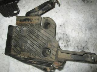 крепление аккумулятора Renault Scenic 1 поколение [рестайлинг] 2001, 8200036494
