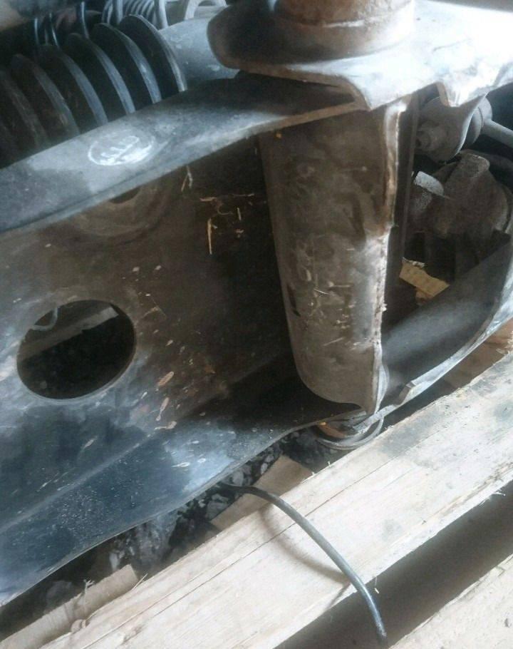 крепление рычага левое Smart Fortwo 1 поколение 2001 - фото №1