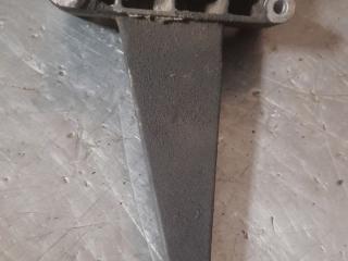 кронштейн натяжителя Mercedes-Benz Sprinter 1 поколение (W901-905) [рестайлинг] 2003, 2.2 л., дизель, МКПП, A6112340393