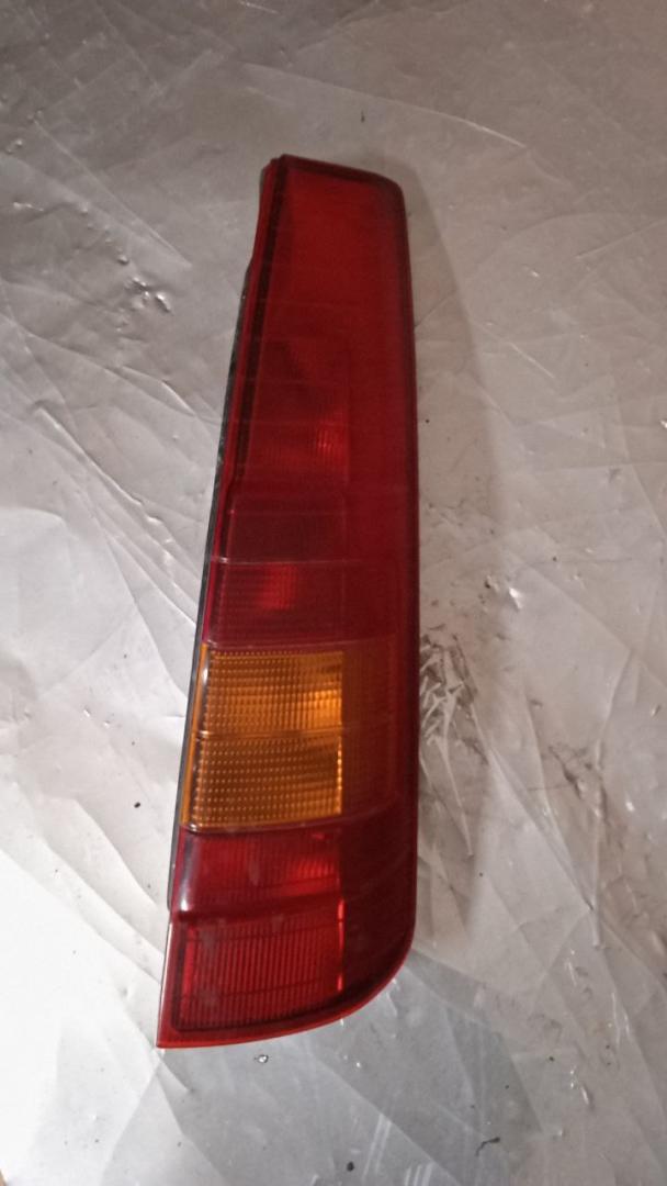 фонарь задний правый Mitsubishi Space Runner 2 поколение 1999, минивэн - фото №1