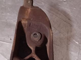 кронштейн полуоси Ford Focus 2 поколение 2005, 1.8 л., бензин, МКПП, 4M516K305CA