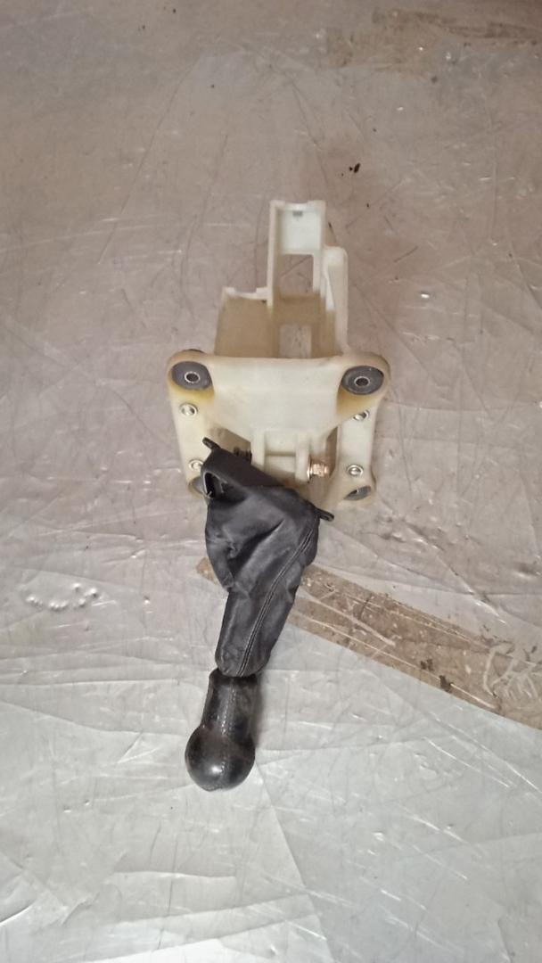 кулиса Mitsubishi Space Runner 2 поколение 1999, МКПП - фото №1