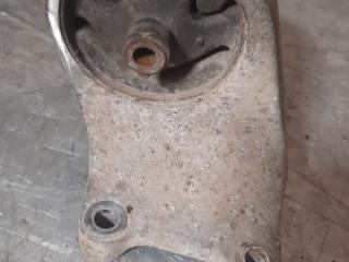 подушка крепления КПП Nissan Almera N16 2000, 1.5 л., бензин, МКПП, 1122095F0A