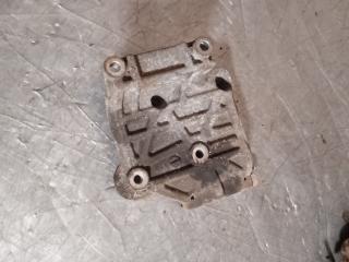 кронштейн компрессора кондиционера Mitsubishi Space Runner 2 поколение 1999, 2.0 л., бензин, МКПП, MR360331317