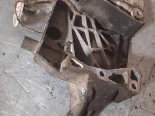 подушка крепления двигателя Renault Clio 2 поколение [рестайлинг] 2003, 1.2 л., бензин, 8200059788