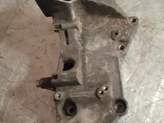 кронштейн генератора Renault Laguna 2 поколение 2005, 2.0 л., бензин, 8200183234
