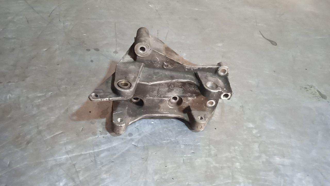 кронштейн двигателя Peugeot 307 1 поколение 2005, 2.0 л., дизель, 9636301380 - фото №1