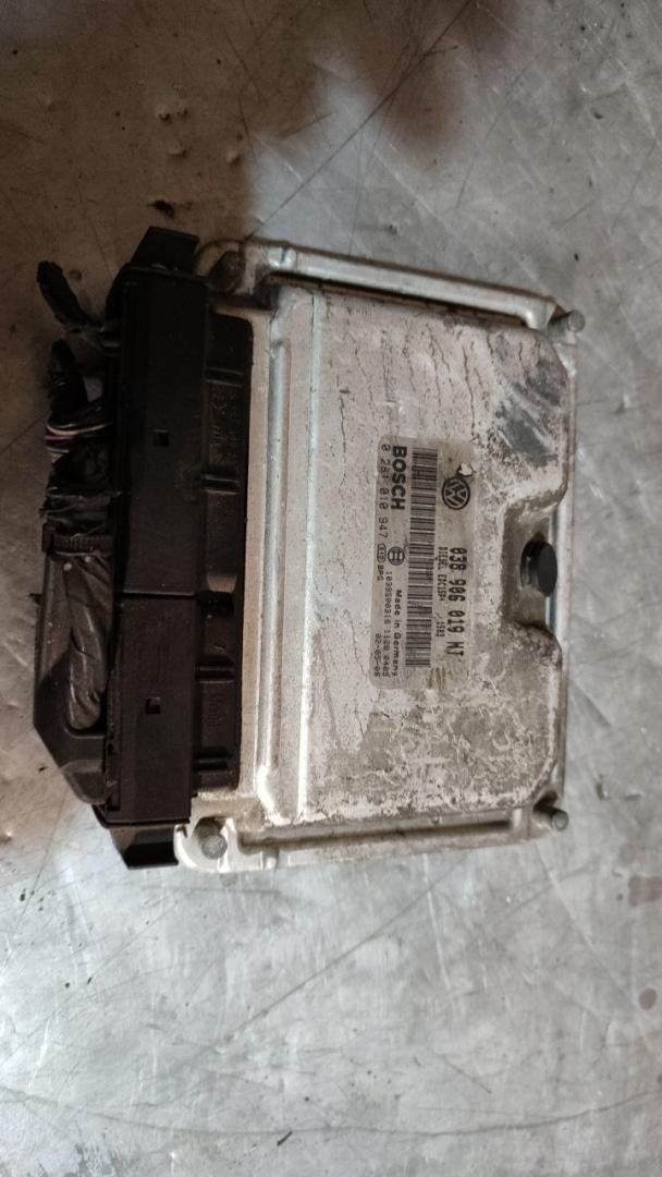 блок управления двигателем Skoda Fabia 1 поколение (6Y) 2001, 1.9 л., дизель, МКПП, 038906019KT, 281010947 - фото №1