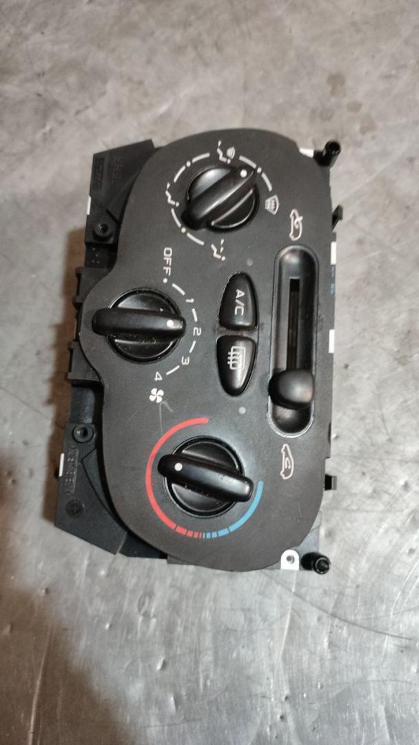 блок управления отопителя Peugeot 307 1 поколение 2005, 599540000 - фото №1