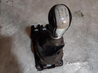 кулиса Toyota Yaris P1 [рестайлинг] 2003, МКПП