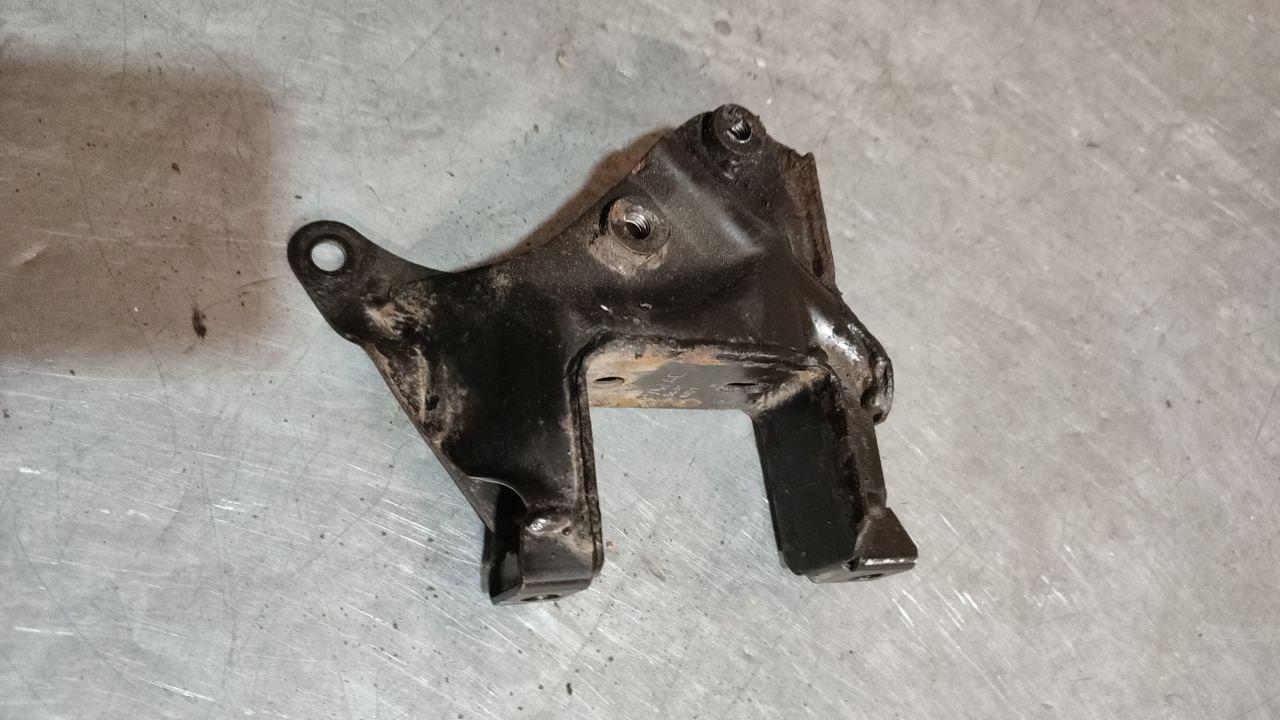 кронштейн КПП Skoda Fabia 1 поколение (6Y) 2001, 1.9 л., дизель, МКПП, 6Q0199111R - фото №1