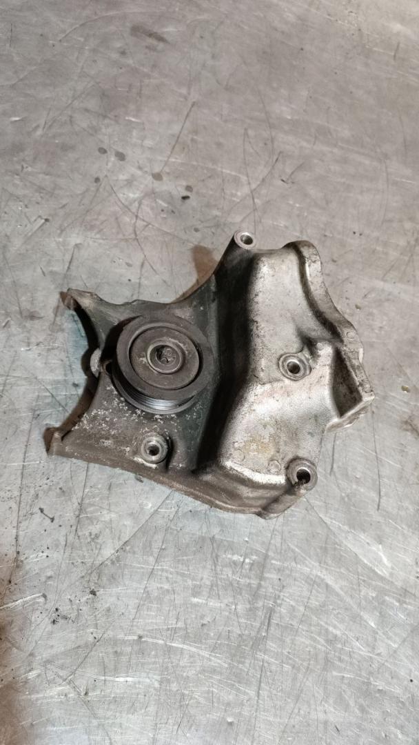 кронштейн двигателя Saab 9-3 2 поколение 2005, 1.9 л., дизель, МКПП, 55187676 - фото №1