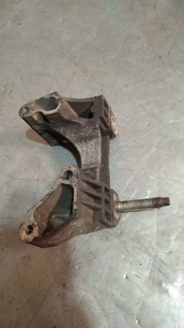 кронштейн двигателя Ford Transit Connect 1 поколение 2009, 1.8 л., дизель, 669Q6030AB - фото №1