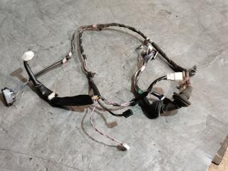 дверная проводка Toyota Avensis Verso 1 поколение 2001, 2.0 л., дизель, 8215244150