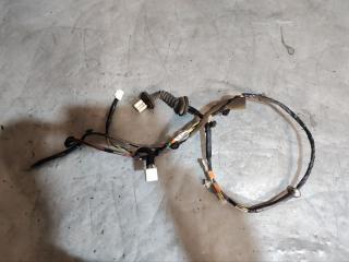 дверная проводка Toyota Avensis Verso 1 поколение 2001, 8215444060