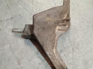 кронштейн КПП Ford Transit Connect 1 поколение 2009, 1.8 л., дизель, МКПП, 1S717M126AC