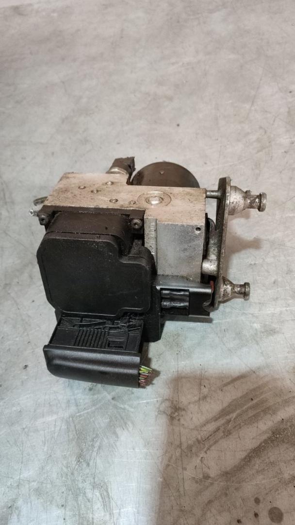 блок ABS Mercedes-Benz A-Класс W168 2001, 1.7 л., дизель, A0044310912, 0044310912, 265202461 - фото №1