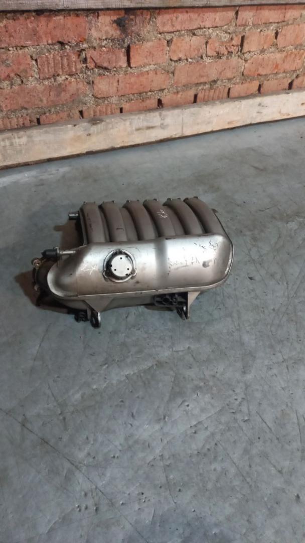 коллектор впускной Citroen C5 1 поколение 2003, 3.0 л., бензин, 9630333380 - фото №1