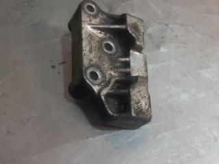 кронштейн двигателя Chrysler Voyager 4 поколение 2003, 2.5 л., дизель, 90542119