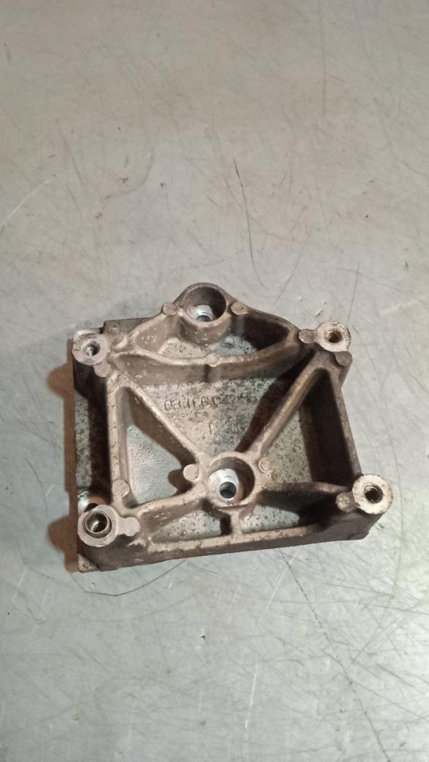 кронштейн двигателя Peugeot 307 1 поколение 2003, 1.6 л., бензин, 9642003180 - фото №1