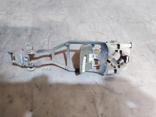 крепление ручки дверной Volkswagen Touareg 1 поколение (2002 - 2007), 7L0839885