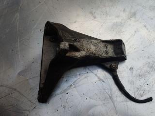 кронштейн двигателя Volkswagen Passat B5 (1996 - 2001), 1.6 л., бензин, 8D0199308M