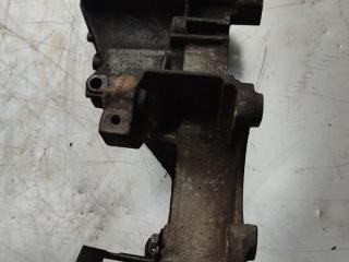 кронштейн генератора Renault Master 2 поколение (1998 - 2003), 2.2 л., дизель, 8200154164