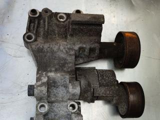 кронштейн компрессора кондиционера Kia Magentis 1 поколение [рестайлинг] (2003 - 2006), 2.0 л., бензин