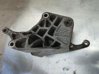 кронштейн гидроусилителя Kia Magentis 1 поколение [рестайлинг] (2003 - 2006), 2.0 л., бензин