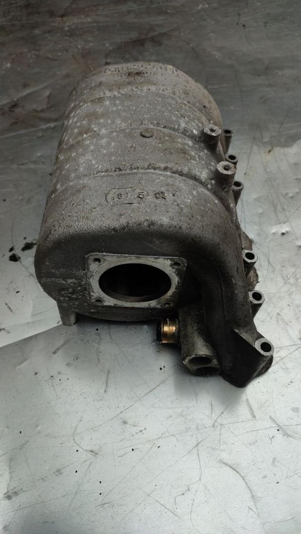 коллектор впускной Volkswagen Caddy 3 поколение (2004 - 2010), 2.0 л., дизель, 038129713BE - фото №1