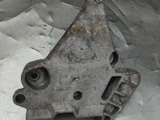 кронштейн двигателя Volkswagen Caddy 3 поколение (2004 - 2010), 2.0 л., дизель, 03G199207A