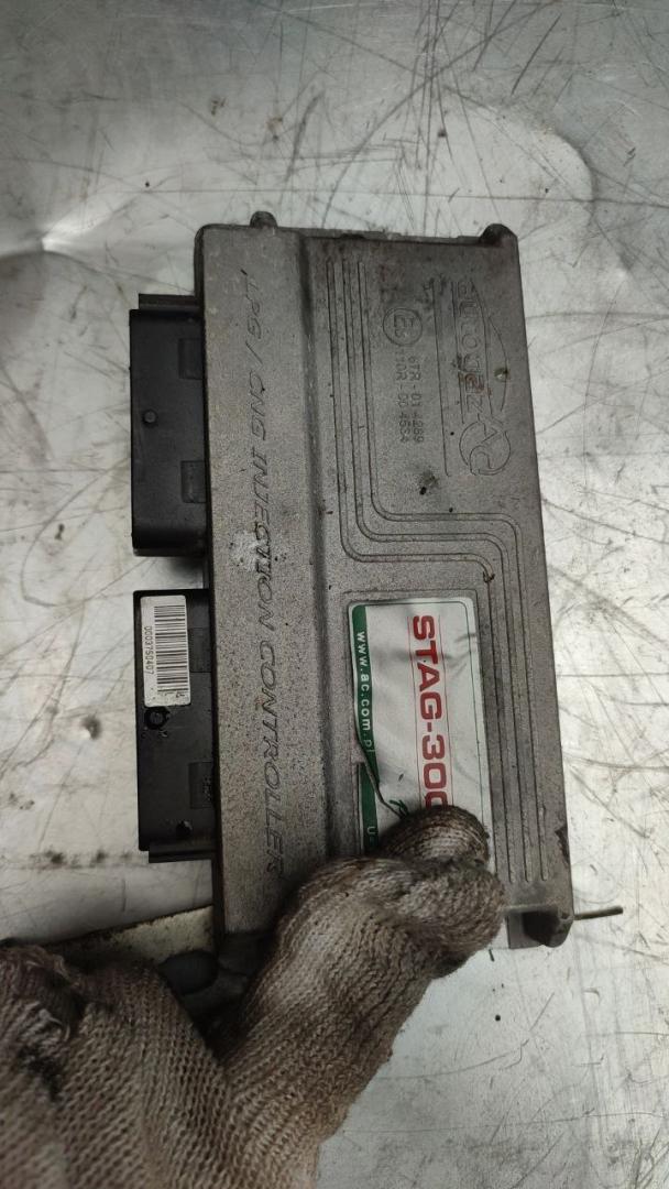 блок управления ГБО Renault Symbol 1 поколение (1999 - 2002) - фото №1