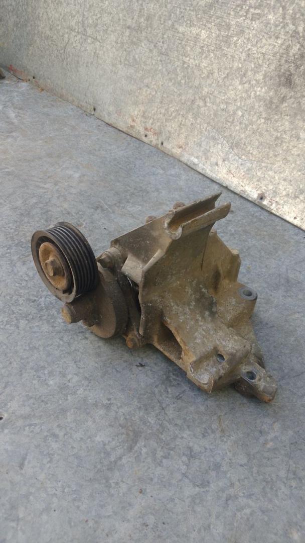 кронштейн двигателя Ford Tourneo Connect 1 поколение (2002 - 2009), 1.8 л., бензин, МКПП - фото №1