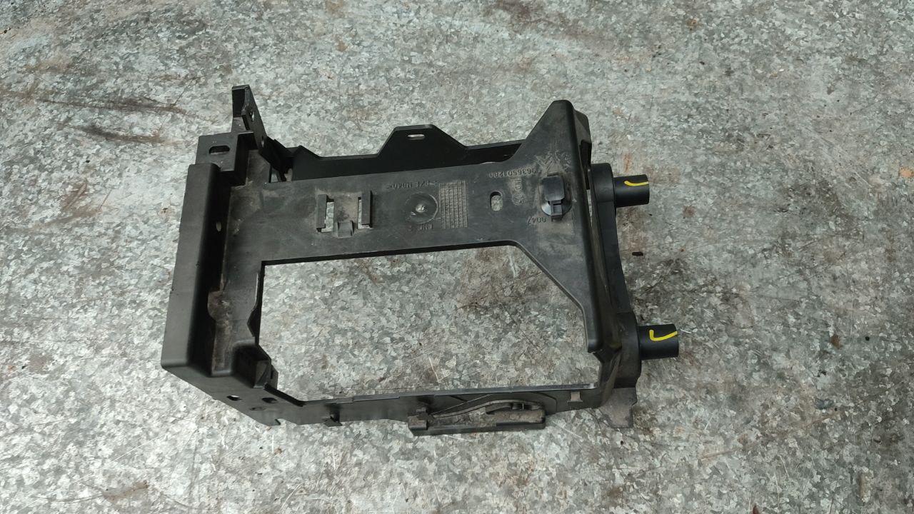 кронштейн (крепление) Peugeot 307 1 поколение 2005, 2.0 л., дизель, 9636501280 - фото №1