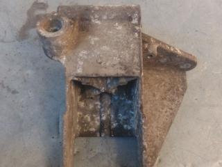 кронштейн двигателя Chrysler Sebring 2 поколение (2000 - 2003), 2.0 л., бензин, 04573761AB, 30674