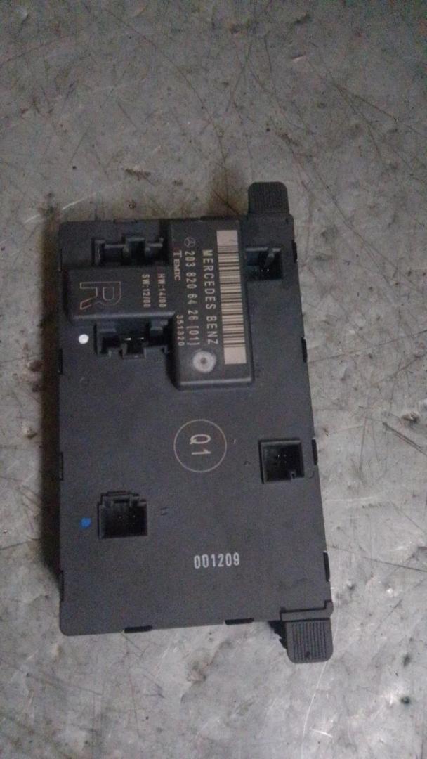 блок комфорта Mercedes-Benz C-Класс W203/S203/CL203 (2000 - 2004), 203820642601 - фото №1