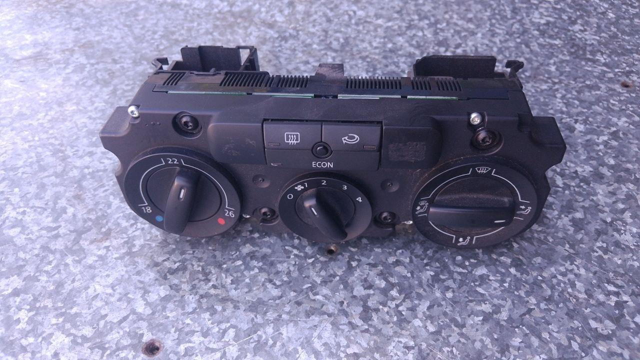 блок управления печки / климат-контроля Volkswagen Golf Plus 1 поколение (2005 - 2009), 5M1820045, 5HB00932700 - фото №1