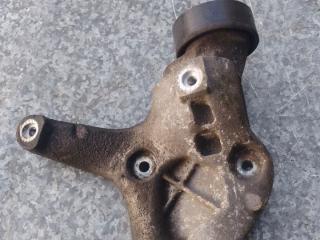 кронштейн компрессора кондиционера Volkswagen Golf Plus 1 поколение (2005 - 2009), 1.6 л., бензин, 1K0260885B