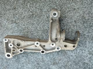 крепление рычага Volkswagen Golf Plus 1 поколение (2005 - 2009), 1.6 л., бензин, 1K0199296E