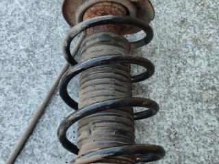 стойка передняя правая Volkswagen Golf Plus 1 поколение (2005 - 2009), 1.6 л., бензин, МКПП