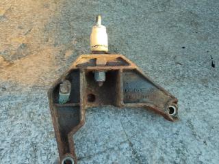 кронштейн КПП Renault Master 2 поколение [рестайлинг] 2007, 2.5 л., бензин, МКПП, 8200417320