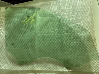 стекло двери передней правой BMW 3 серия E91 [рестайлинг] 2009, 2.0 л., N46 B20 BD, бензин, АКПП, 475 black saphire metallic, универсал, задний привод, правый руль, 51337060264