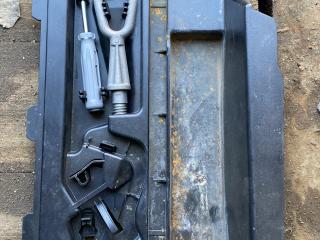 ящик под инструменты BMW 3 серия E91 [рестайлинг] 2009, 2.0 л., N46 B20 BD, бензин, АКПП, 475 black saphire metallic, универсал, задний привод, правый руль, 51477068890, 72157070643, 71111179629