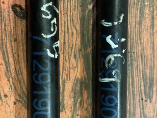 амортизатор капота BMW 3 серия E90 [рестайлинг] 2010, 2.0 л., N47 D20 C, дизель, АКПП, 475 black- sapphire metallic, седан, задний привод, правый руль, 7129190