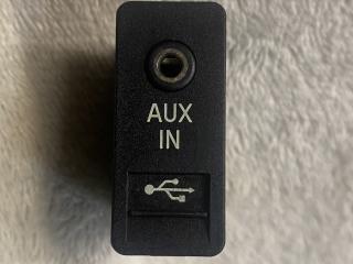 разъем AUX / USB BMW 3 серия E90 [рестайлинг] 2010, 2.0 л., N47 D20 C, дизель, АКПП, 475 black- sapphire metallic, седан, задний привод, правый руль, 84109237653