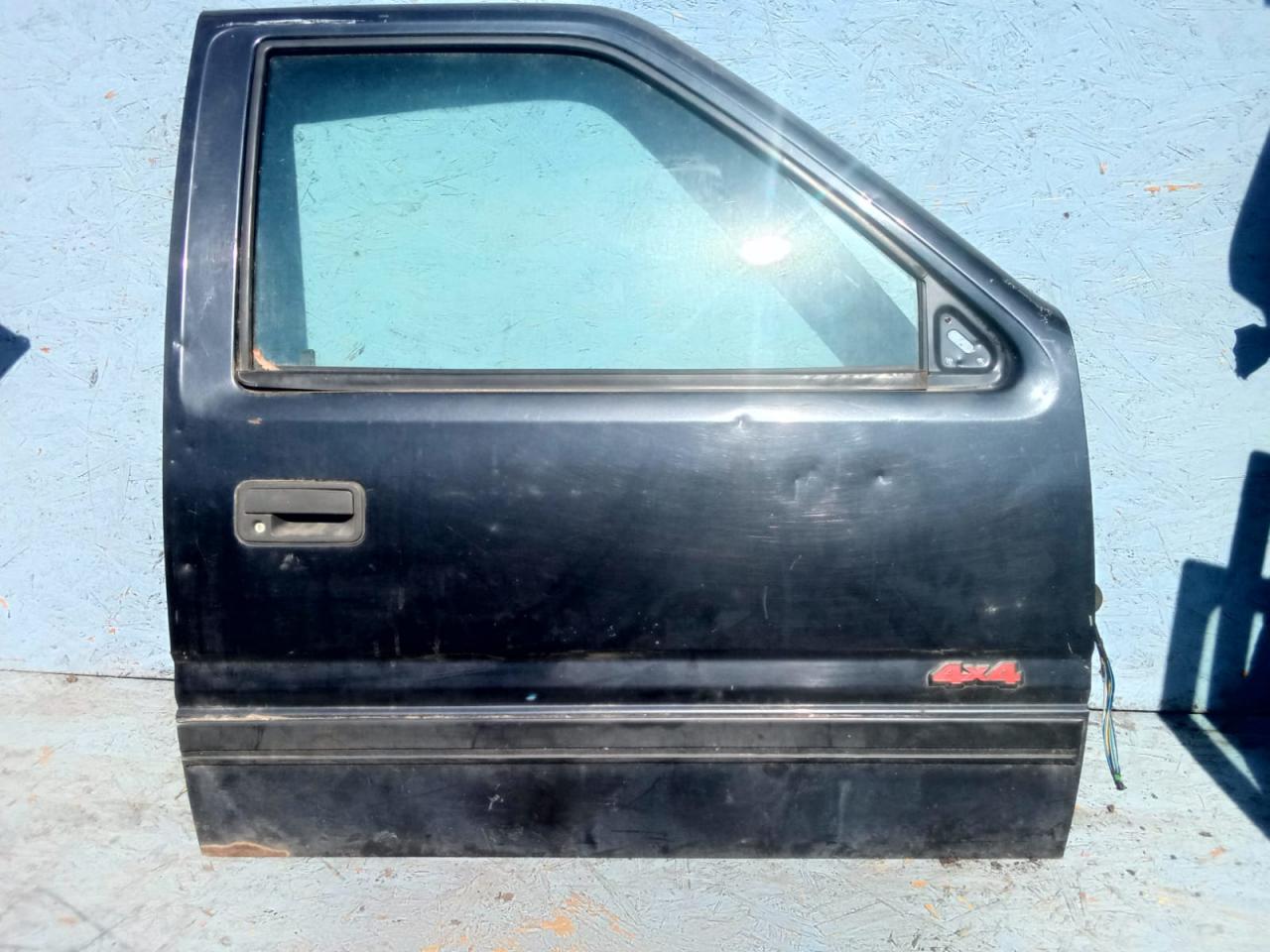дверь передняя правая Opel Frontera A (1992 - 1998), 2.4 л., бензин, МКПП, внедорожник 5 дв. - фото №1