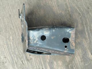 кронштейн переднего бампера Land Rover Discovery 3 поколение 2006, 4.4 л., бензин, АКПП, внедорожник 5 дв.