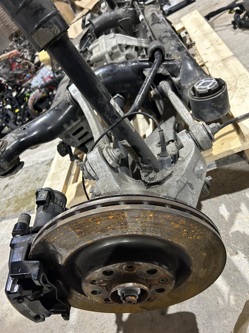 кулак задний правый Alfa Romeo Stelvio 1 поколение 949 2018, 2.0 л., бензин, АКПП, полный привод - фото №1