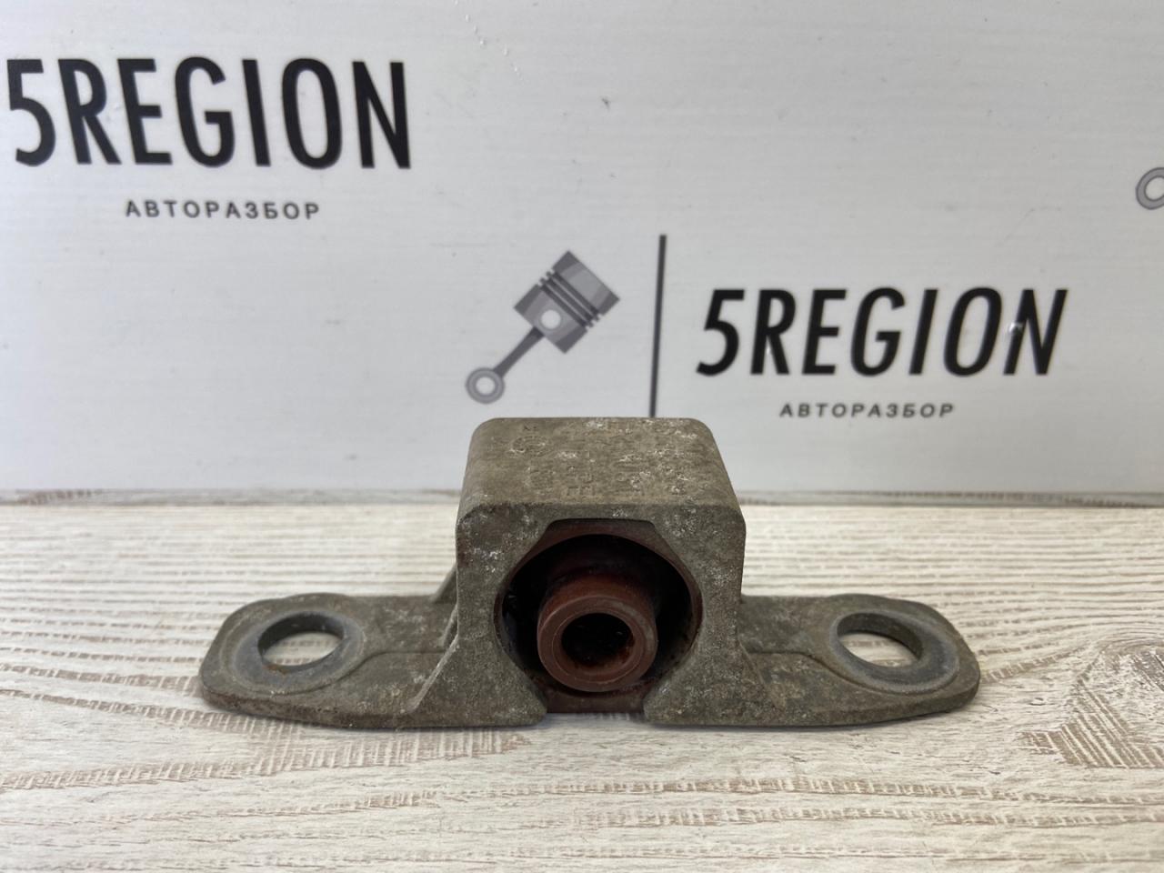 кронштейн глушителя Alfa Romeo Stelvio 1 поколение 949 2018, 2.0 л., бензин, АКПП, полный привод, 50533589 - фото №1