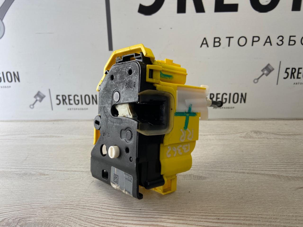 замок двери Alfa Romeo Giulia 2 поколение 952 2017, 2.0 л., бензин, АКПП, седан, полный привод, 50536551 - фото №1